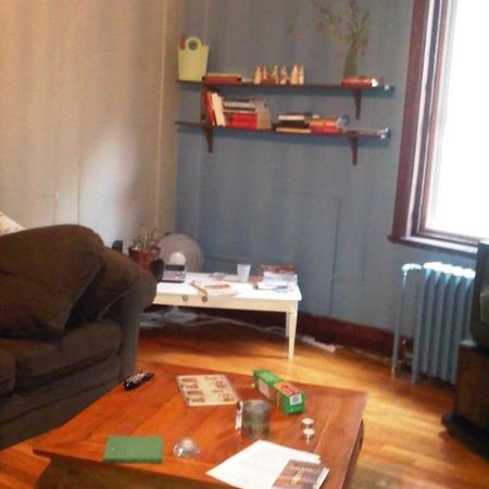 PRES DU METRO SNOWDON 2 CHAMBRES FERMEES- RENOVE - Photo 3