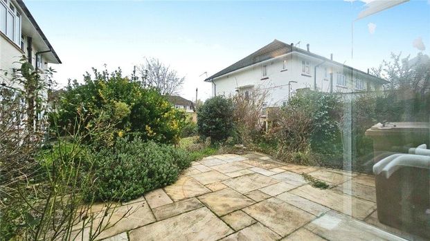 2 bedroom maisonette to rent - Photo 1