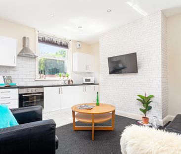 3 bedroom apartment to rent - Photo 4