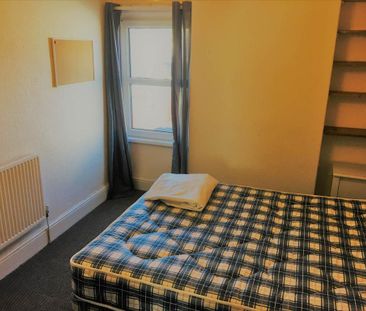 4 bedroom house to rent - Photo 3