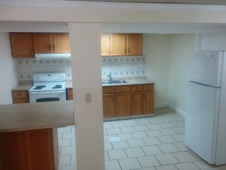 For Lease - 3429 Queenston Drive, Mississauga, Ontario - Photo 3