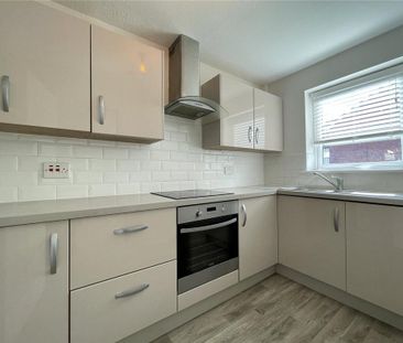 2 bedroom terraced house to rent - Photo 4