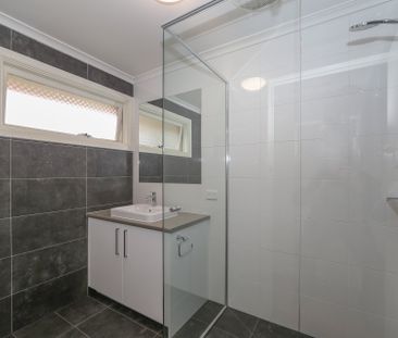 Large & Sunny 2-bedroom units! - Photo 6