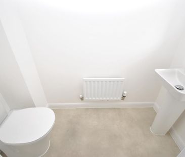 3 bedroom semi-detached house to rent - Photo 5