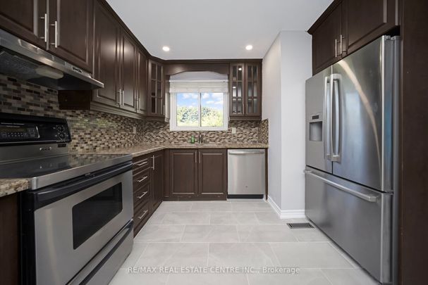 For Lease - 35 Madison Street, Brampton, Ontario - Photo 1