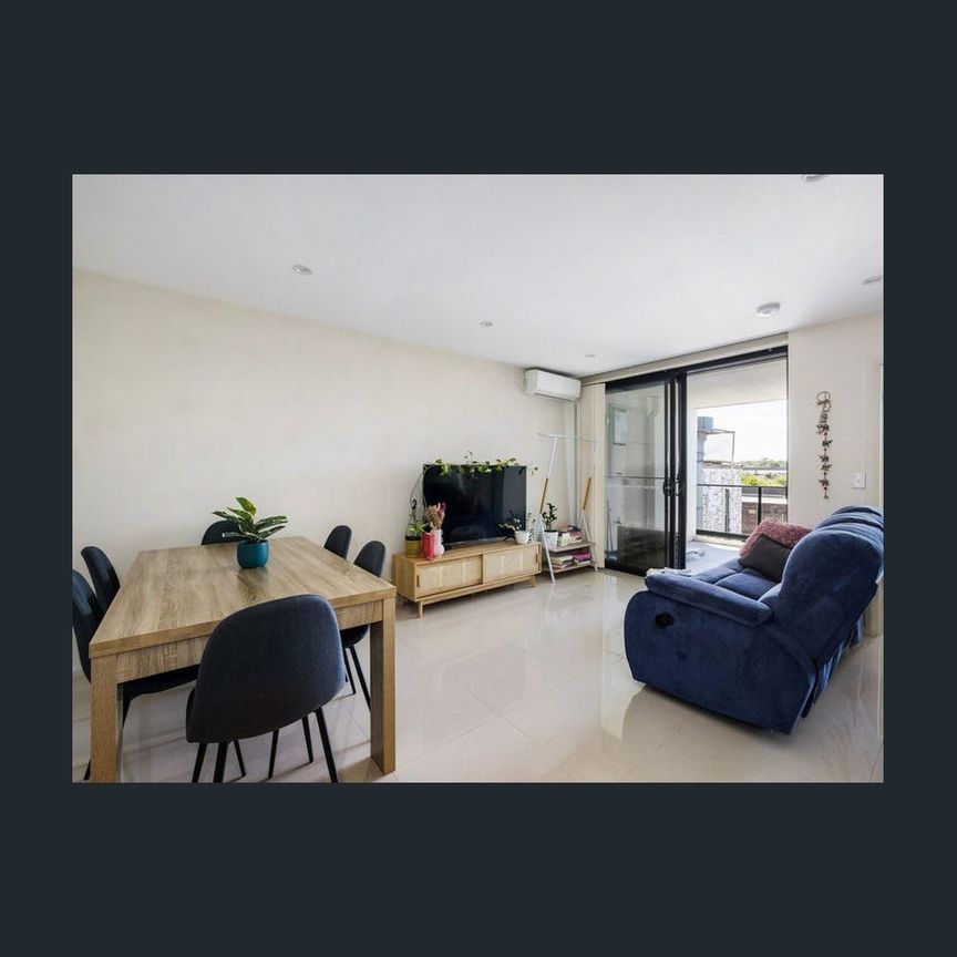 One Bedroom Apartment - Unfurnished - Photo 1