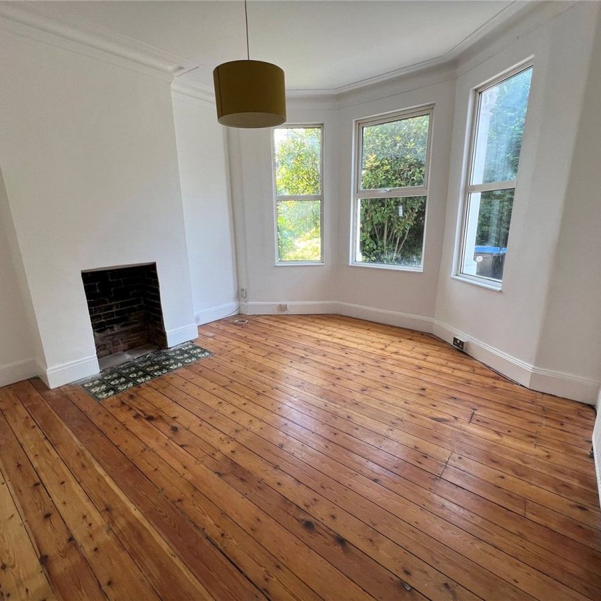 Beech Road, N11, London - Photo 1