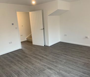 Alder Close, Chesterfield, Holmewood - Photo 3