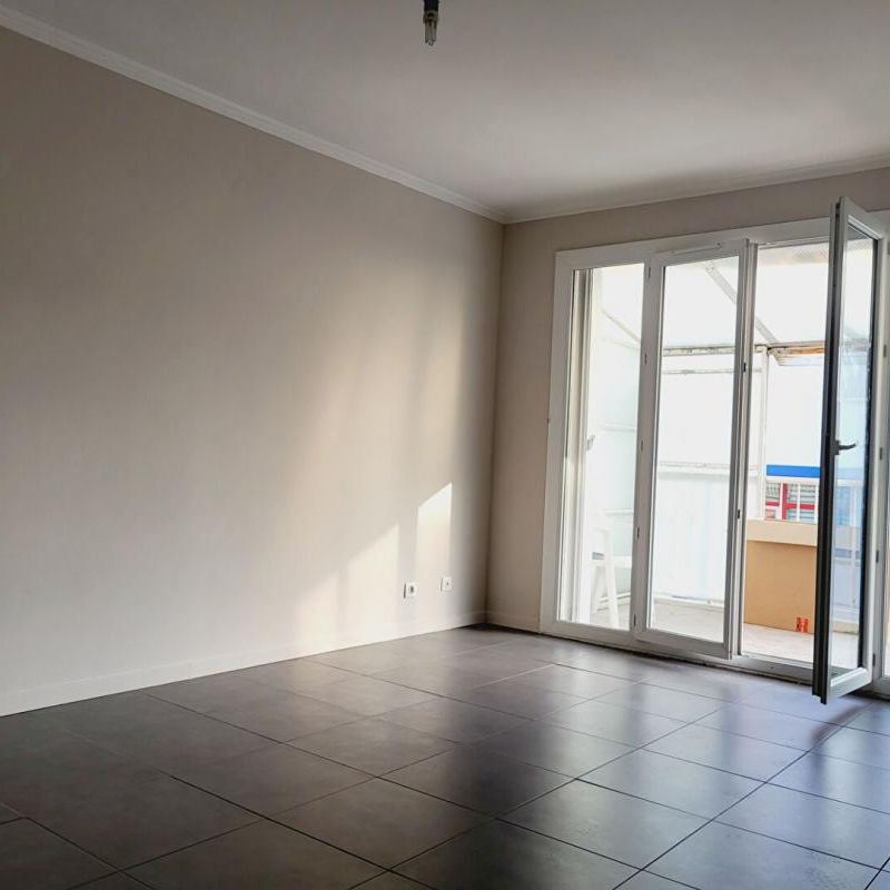 Location Appartement 3 pièces 59m² ST LAURENT DU VAR 06700 - Photo 1