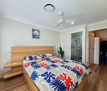 Family Living - Photo 6