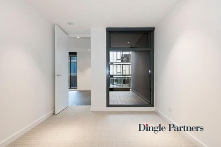 Stylish 2-Bedroom Apartment in the Heart of South Yarra - Photo 4
