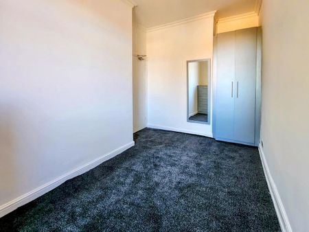 3 bedroom end of terrace house to rent - Photo 4