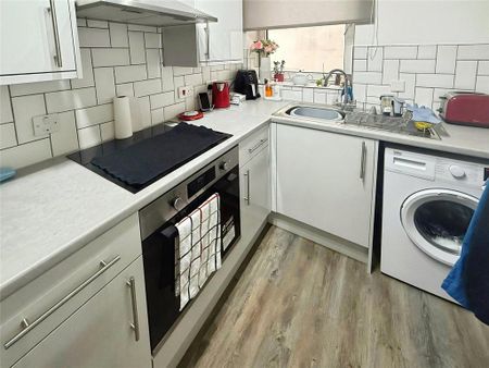 1 bedroom flat to rent - Photo 5