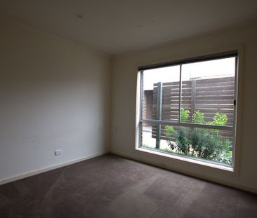 Positioned in a great area - Photo 1