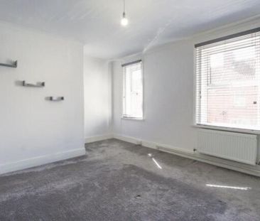 2 Bedroom - Photo 2