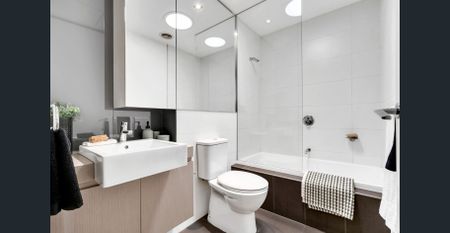 Sophisticated Living in a Prime Location - Photo 4