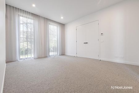 1/15 Glen Cairn Avenue, RINGWOOD - Photo 2