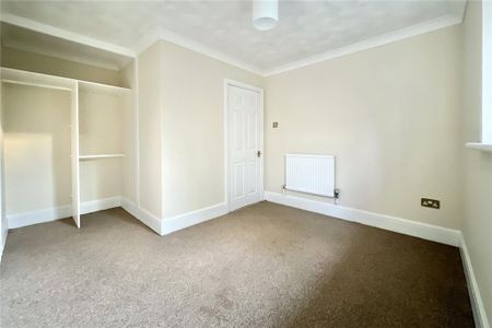 2 bedroom maisonette to rent - Photo 4