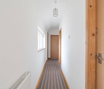 3 bedroom end of terrace house to rent - Photo 6