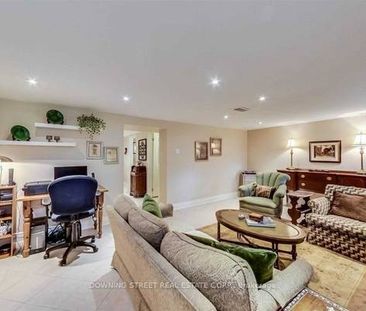 Very spacious beautiful home finished basement separate entrance - Photo 3