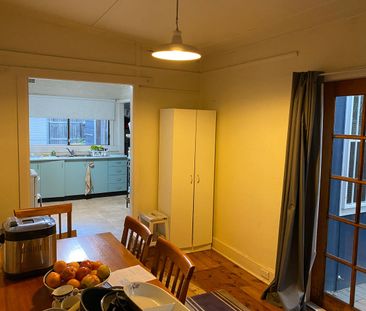 Charming 3‑Bedroom Home with Parking – Only 3 Minutes to Green Squa... - Photo 2