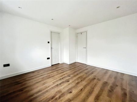 Elm Close, Twickenham, TW2 5JR - Photo 3