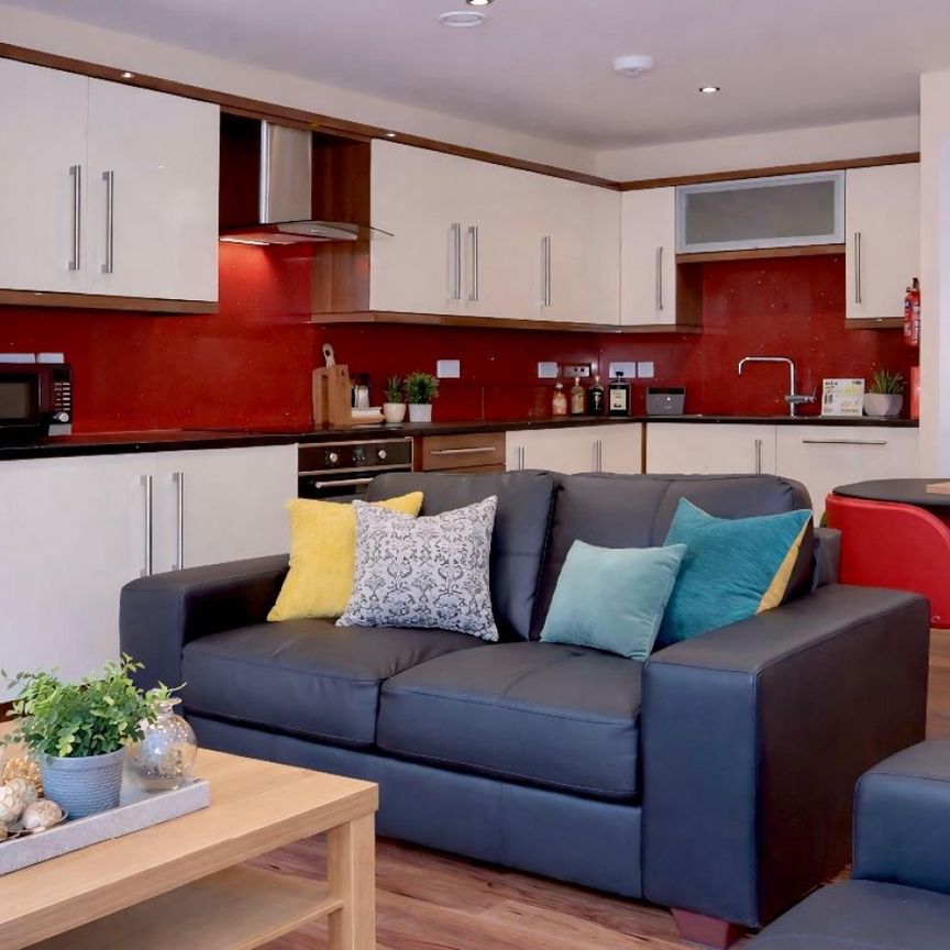 3 bed Apartment Devonshire Point - Photo 1