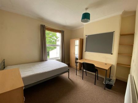 6 bedroom terraced house to rent - Photo 3