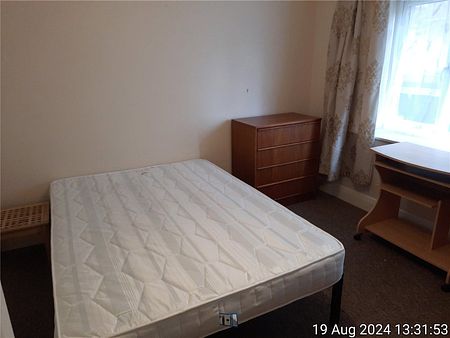 Student Properties to Let - Photo 2