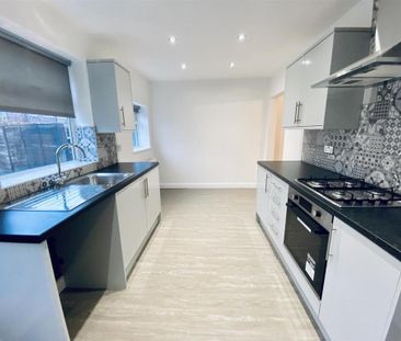 2 bedroom terraced house to rent - Photo 4