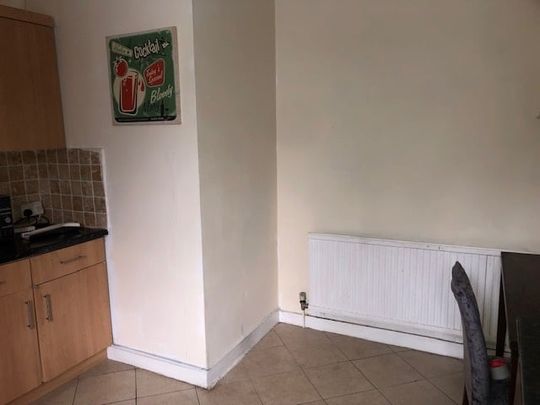 2 Bed Flat, Ashburnham Road, LU1 - Photo 1