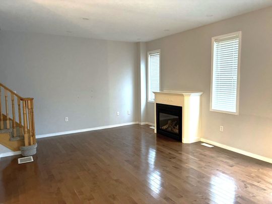 For Lease - 21 Ridgegate Place, Hamilton, Ontario - Photo 1