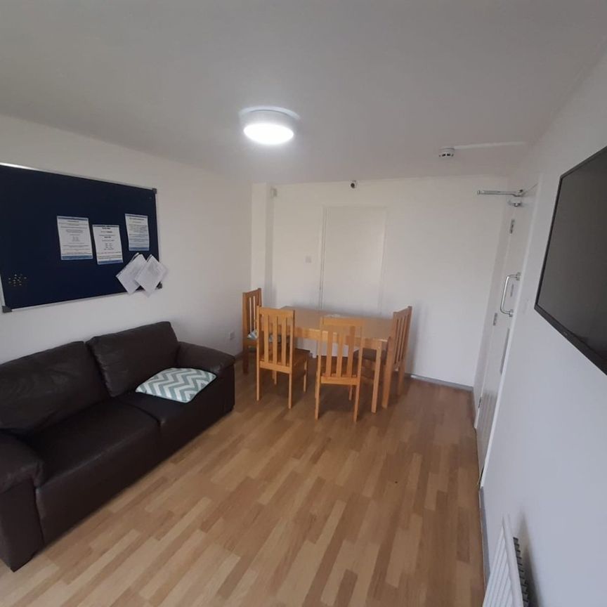 Room in a Shared House, Sherborne Grove, B1 - Photo 1