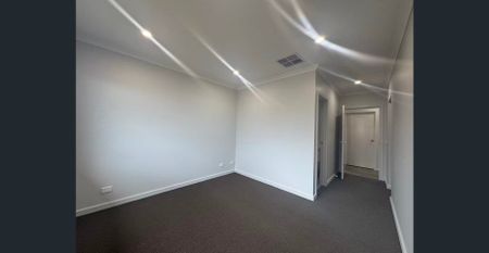 Modern Family Home in Prime Tarneit Location - Photo 4