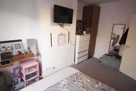 3 bedroom house share to rent - Photo 3