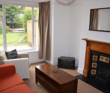 4 bedroom semi-detached house to rent - Photo 4
