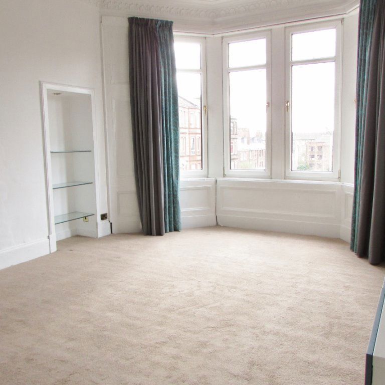 2 Bed Flat - Photo 1