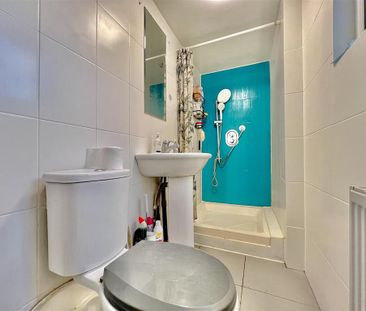 4 bedroom terraced house to rent - Photo 4