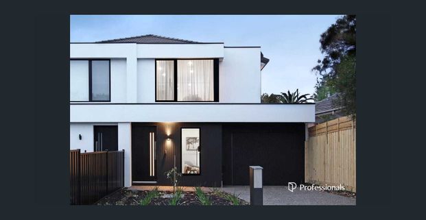 Brand New! - Spacious Family Home in Bentleigh East – Ideal for Modern Living - Photo 1