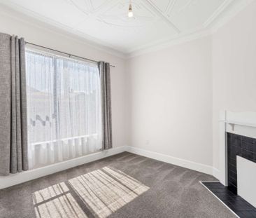 Lovely Spacious 2 Bedroom Home - Photo 4