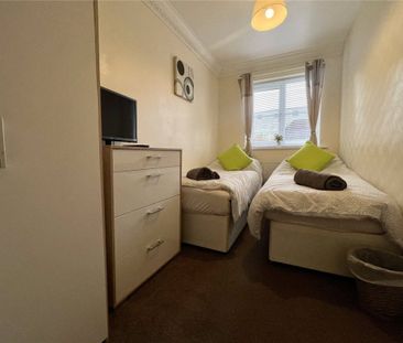 Queens Road, Bournemouth, Dorset, BH2 - Photo 2