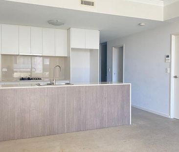 SPACIOUS 2 BEDROOM APARTMENT FOR LEASE - Photo 4