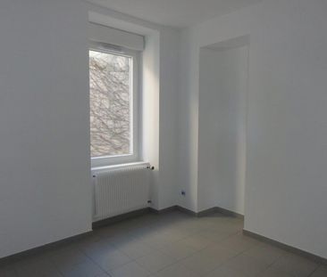 Location Appartement 2 pièces 43m² LE CREUSOT 71200 - Photo 3