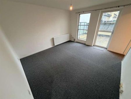 Berkeley Court, High Street, Cheltenham, GL52 - Photo 2