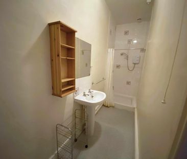 4 bedroom terraced house to rent - Photo 5