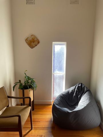Thornbury - Photo 3