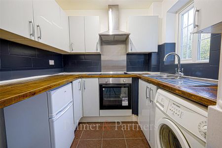 2 bedroom terraced house to rent - Photo 4