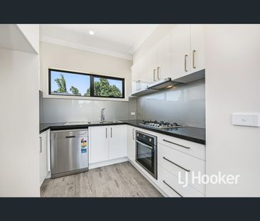 3/15 Ainsleigh Court, Cranbourne, Vic 3977 - Photo 1