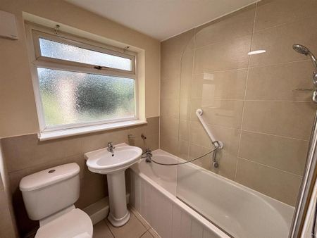 2 bedroom maisonette to rent - Photo 5