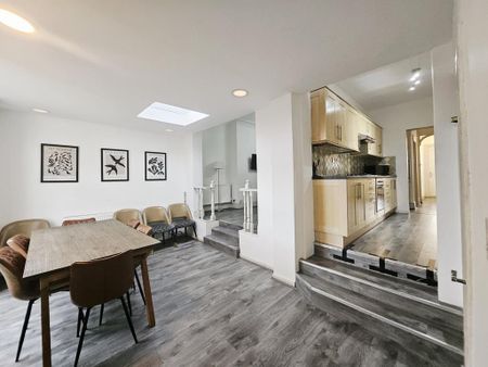 4 bedroom semi-detached house to rent - Photo 3